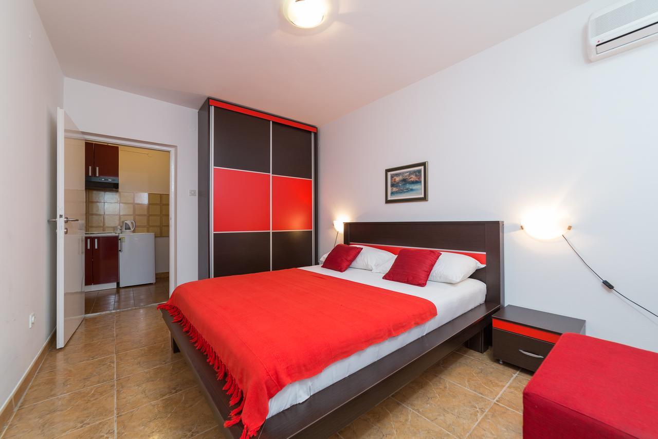 Sofija Apartments Светі-Стефан Екстер'єр фото