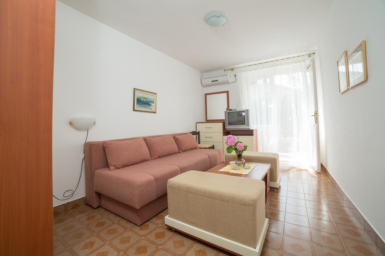 Sofija Apartments Светі-Стефан Екстер'єр фото