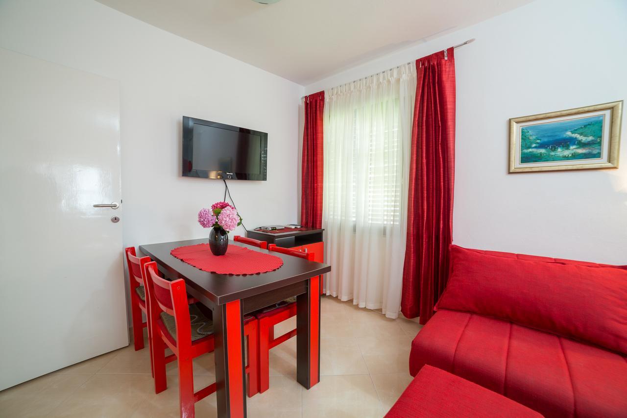 Sofija Apartments Светі-Стефан Екстер'єр фото